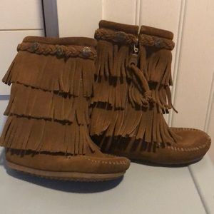 Minnetonka 3 layer fringe moccasins